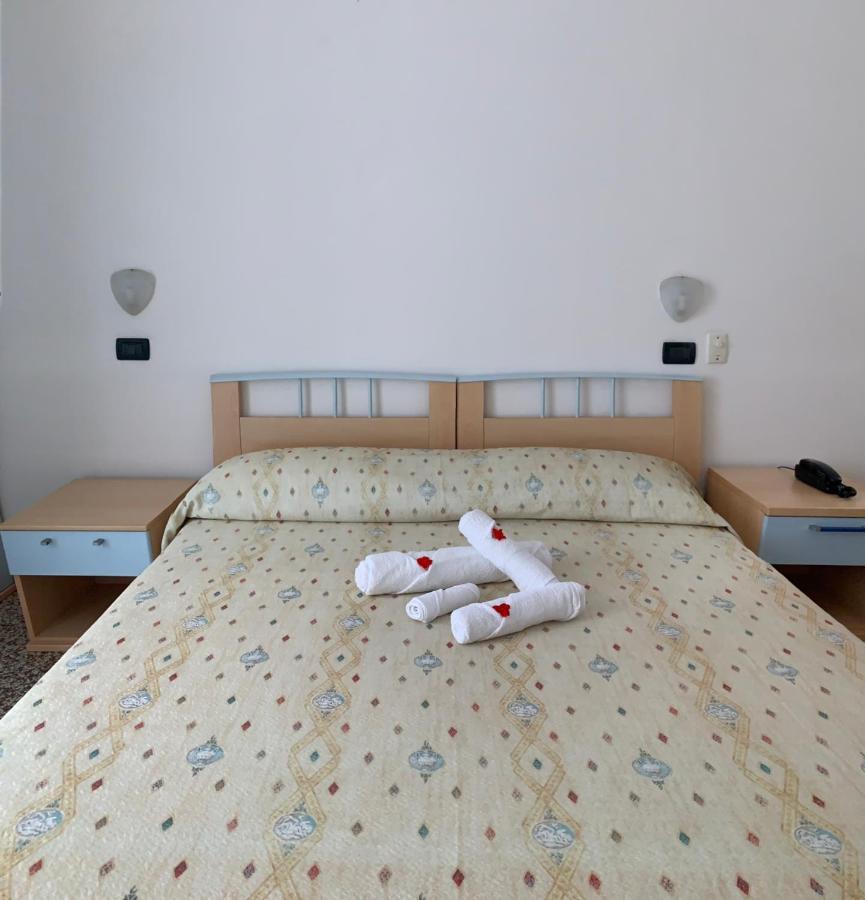 Hotel Del Vecchio Rimini Esterno foto