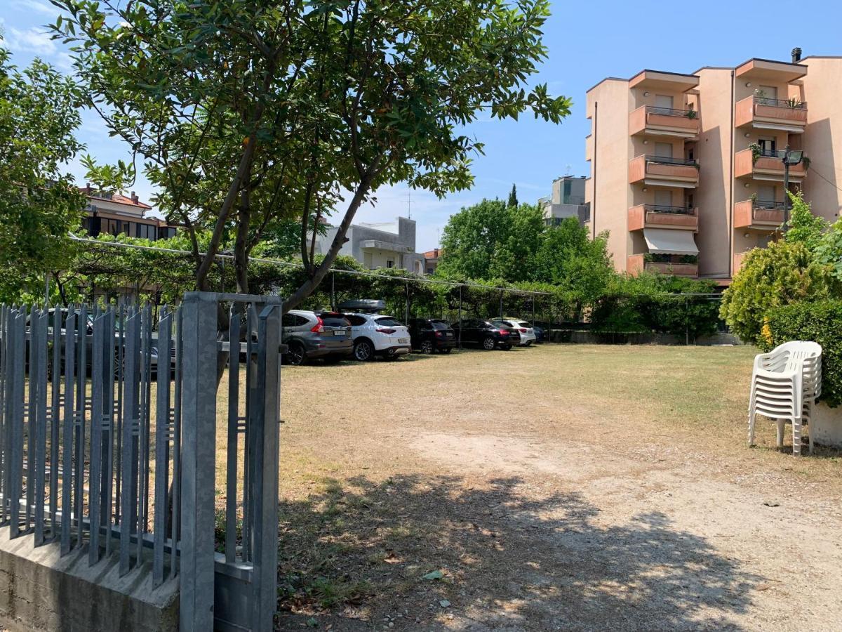 Hotel Del Vecchio Rimini Esterno foto