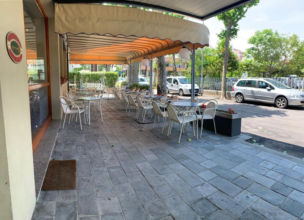 Hotel Del Vecchio Rimini Esterno foto