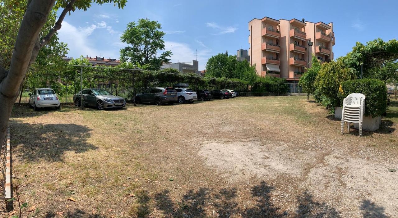 Hotel Del Vecchio Rimini Esterno foto