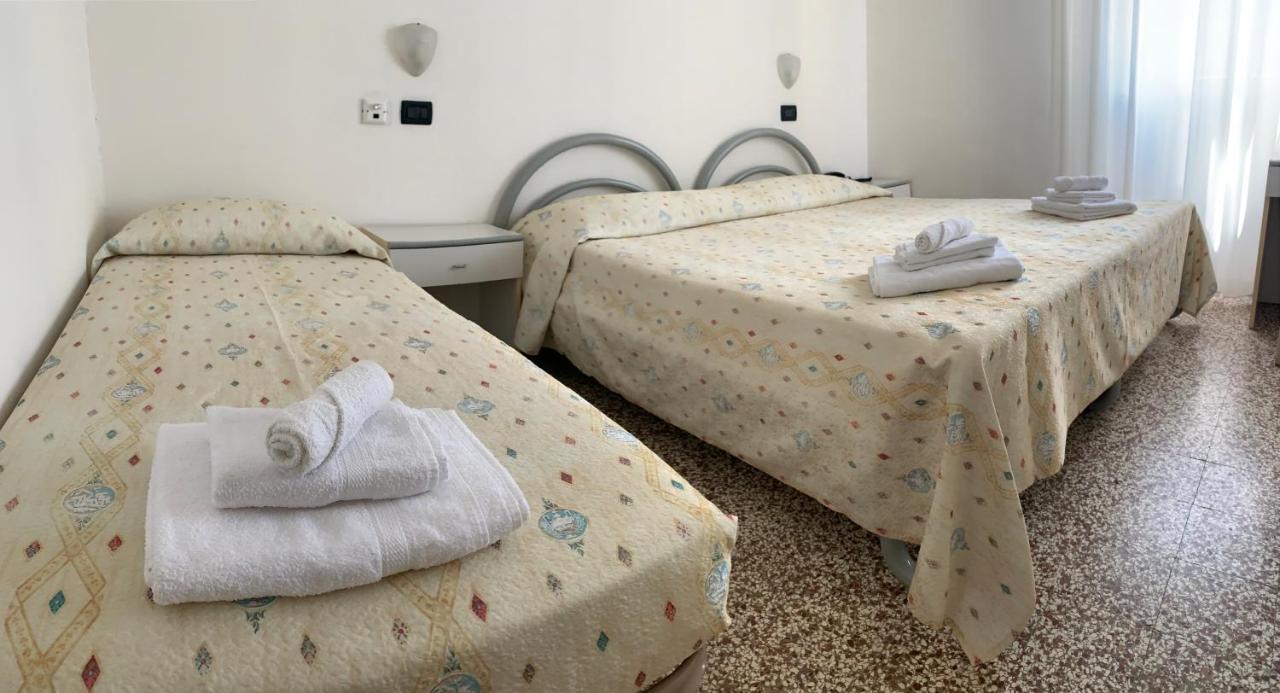 Hotel Del Vecchio Rimini Esterno foto