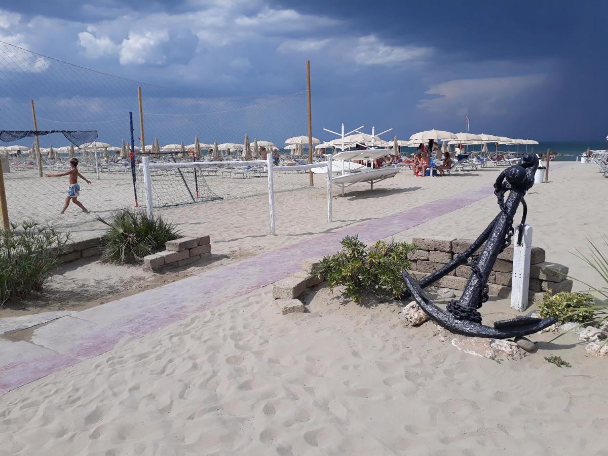 Hotel Del Vecchio Rimini Esterno foto