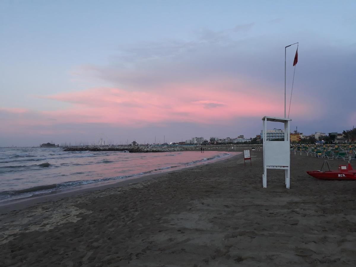 Hotel Del Vecchio Rimini Esterno foto