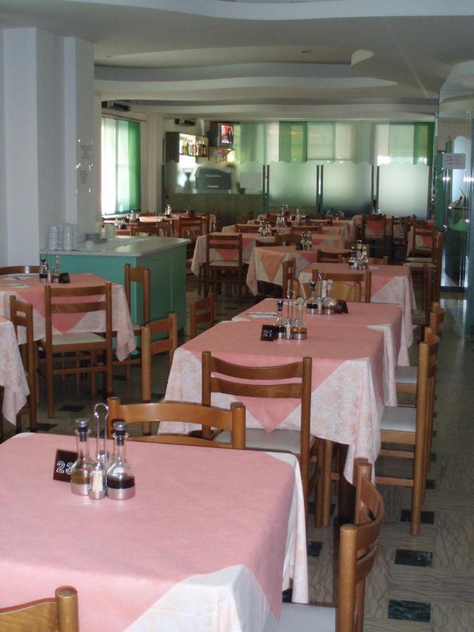 Hotel Del Vecchio Rimini Esterno foto